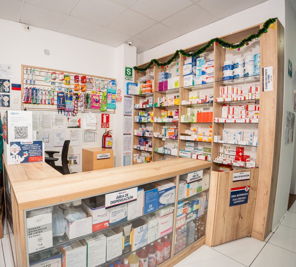 Venta de medicamentos e implementación de tópicos.